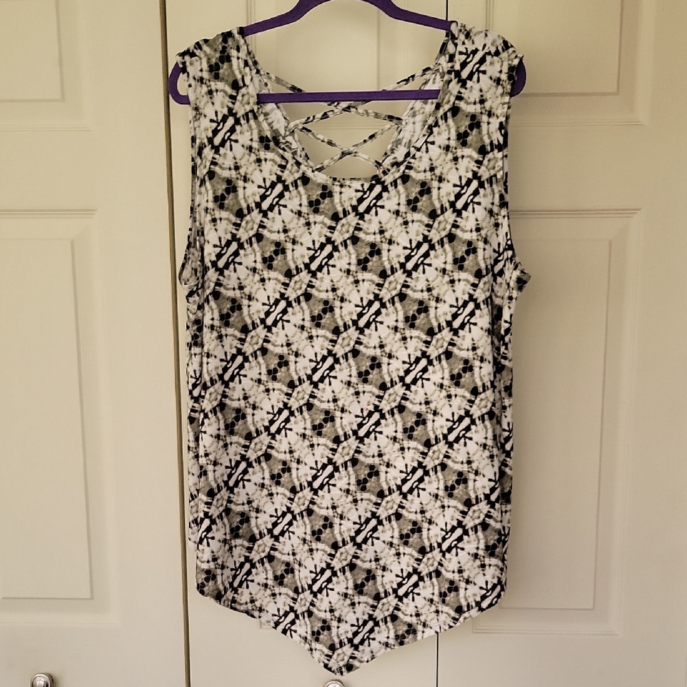 Amana Size 3X Black and Gray Sleeveless Top